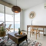Laurdhomes Palmetto Beach Sea View, For Working
